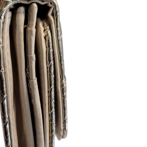 ADRIENNE VITTADINI GOLD WEAVED WALET NEW - Picture 7 of 15